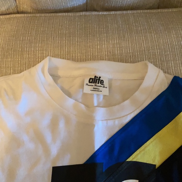 Excellent condition authentic! - Picture 2 of 3